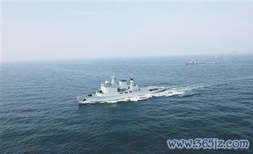 舟师某舰开展海上老师。吴坤龙摄